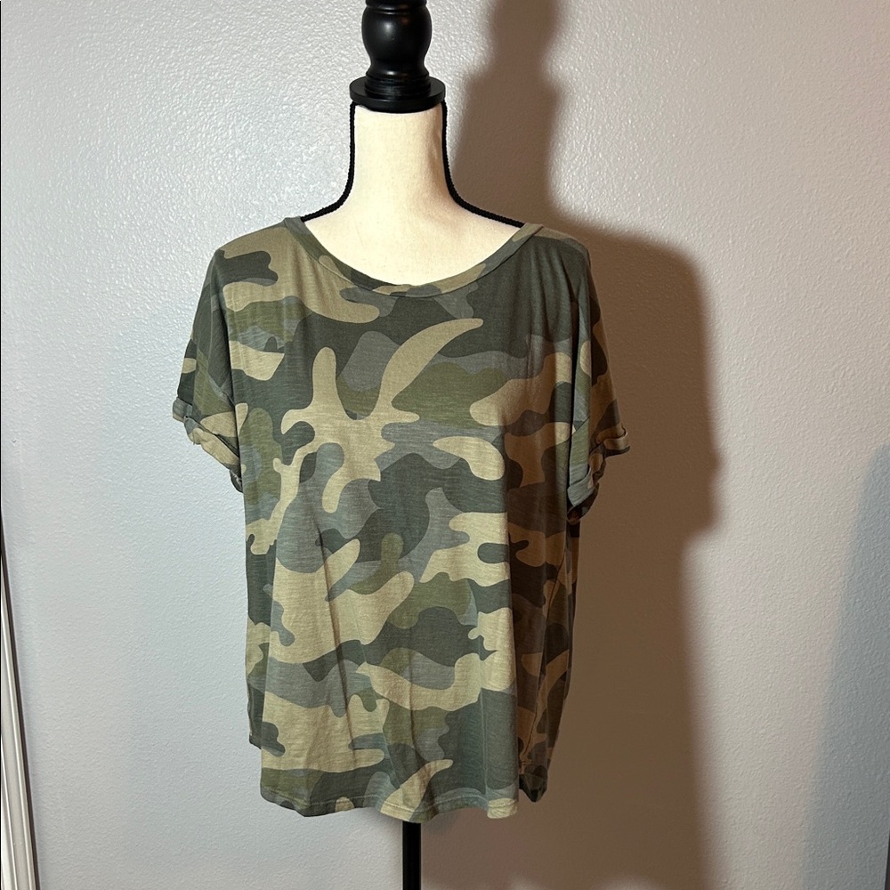 Maurices Green Camouflage Short Sleeve Tee